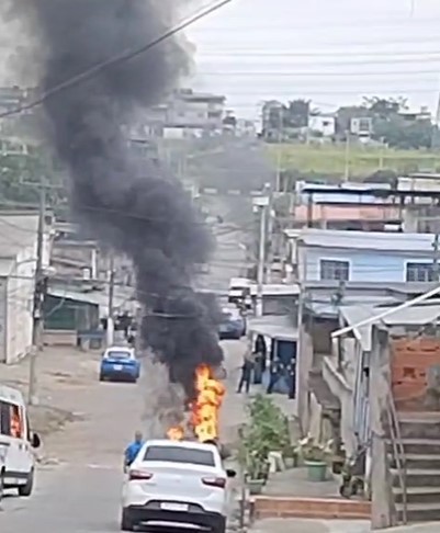 Protesto após morte de adolescente tem tiros contra PMs e mulher ferida em São João de Meriti