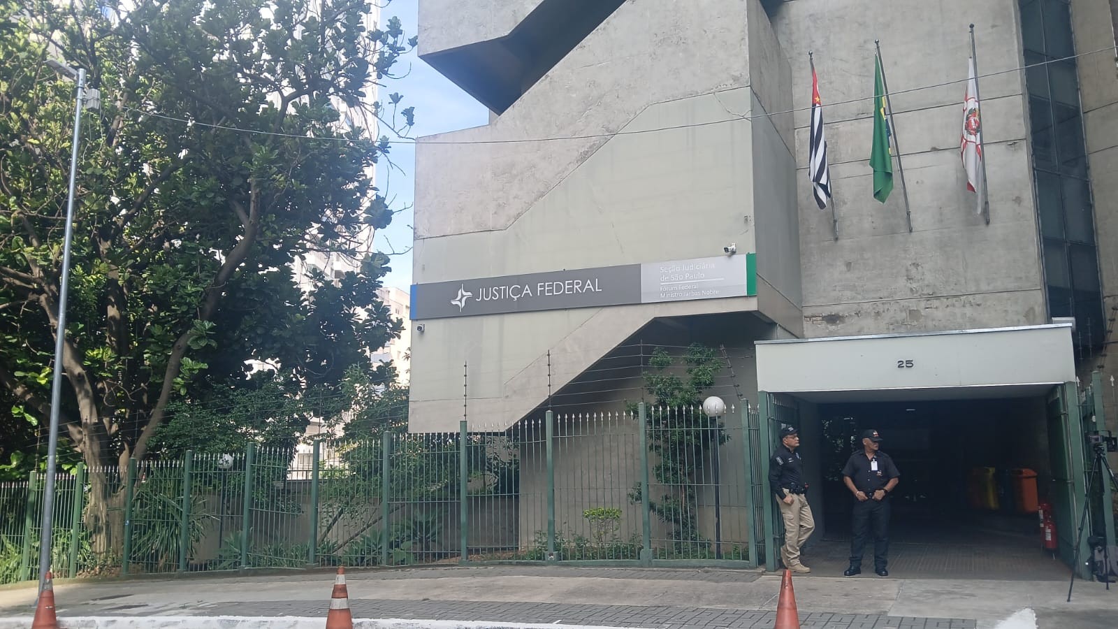 Justiça mantém prisão de Daniel Vorcaro e cunhado e determina ida a presídio estadual em SP