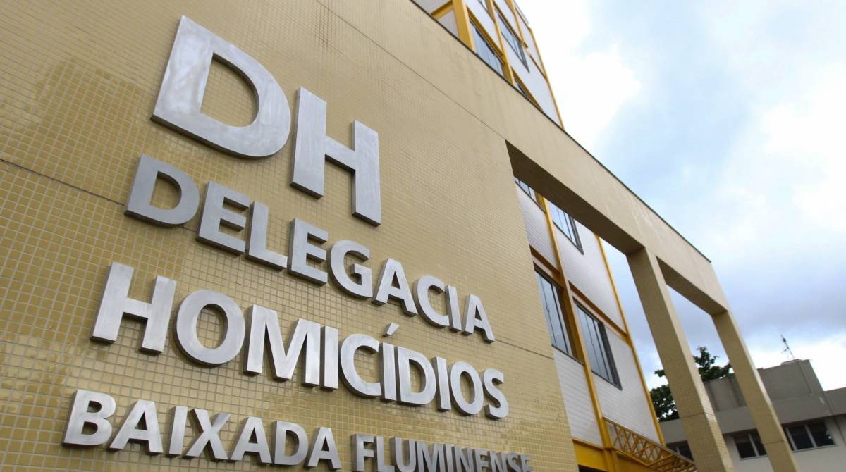 Ex-PM é morto a tiros em bar em Duque de Caxias