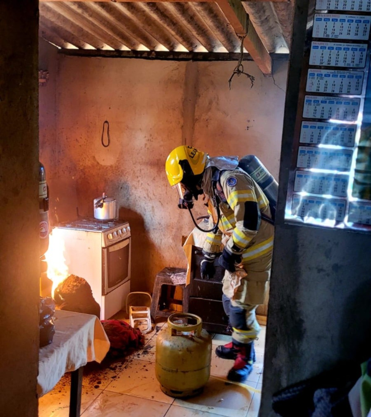 Homem provoca explosão ao verificar vazamento de gás usando isqueiro no Norte de MG
