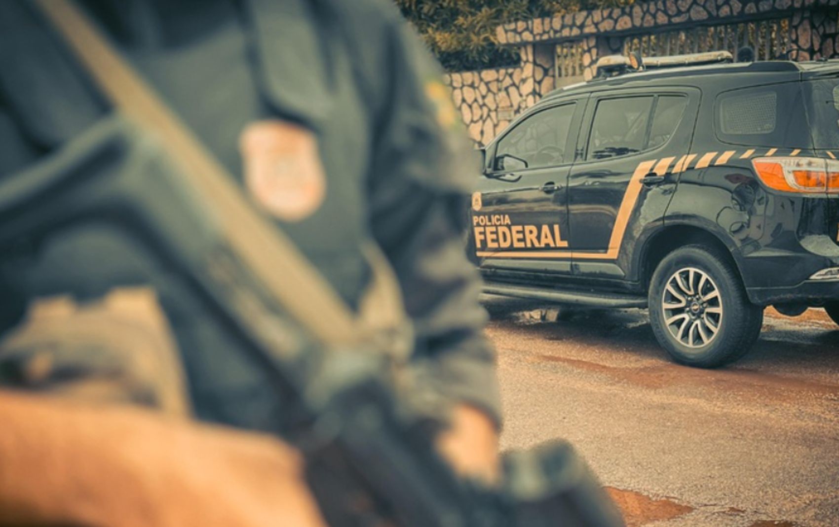 PF bloqueia bens de investigados por desvios em reforma de escola estadual em Aracaju