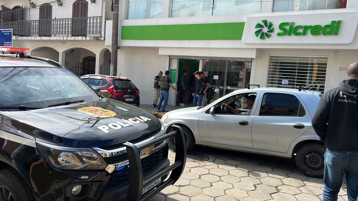 Banco é Alvo De Criminosos Na Região Central De Paraibuna Vale Do Paraíba E Região G1