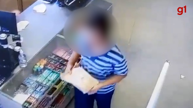 Vdeo mostra adolescente que matou famlia indo  padaria um dia aps crime em SP