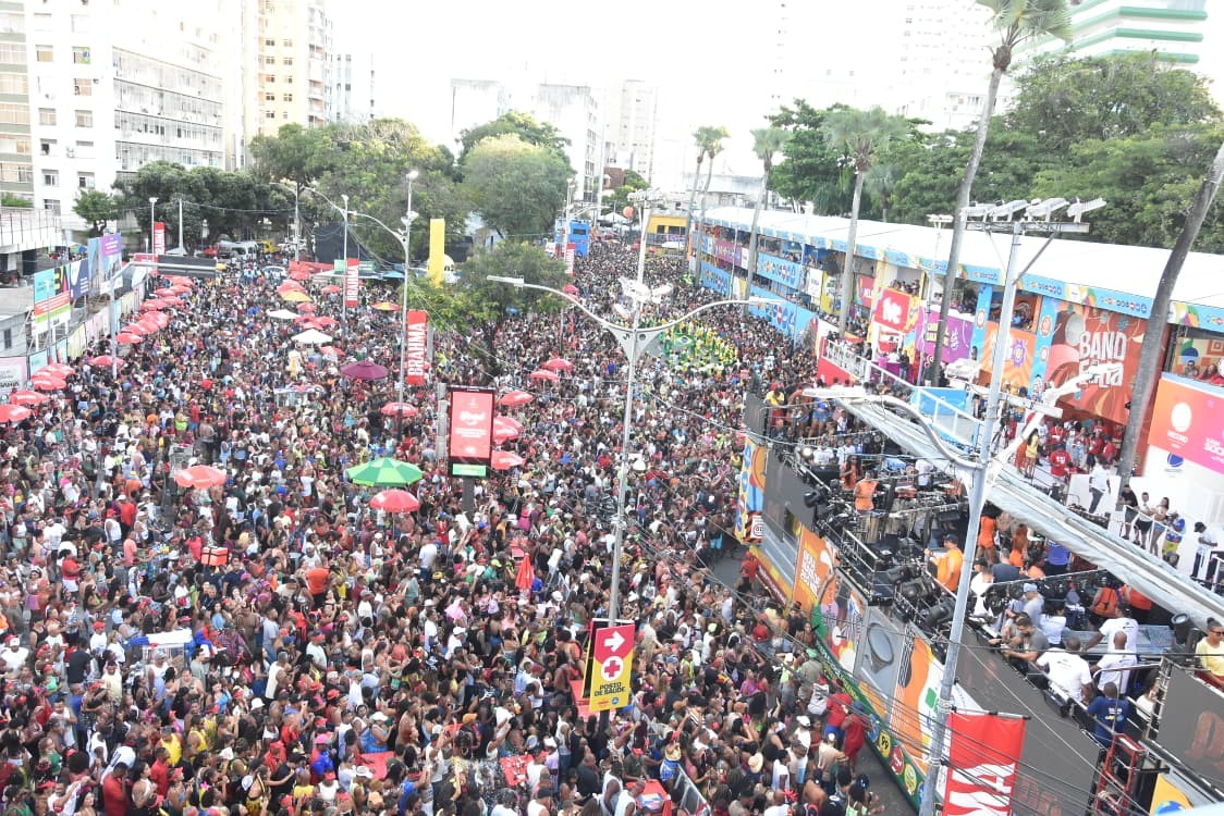 Confira a programação e ordem dos trios nesta segunda de carnaval em Salvador
