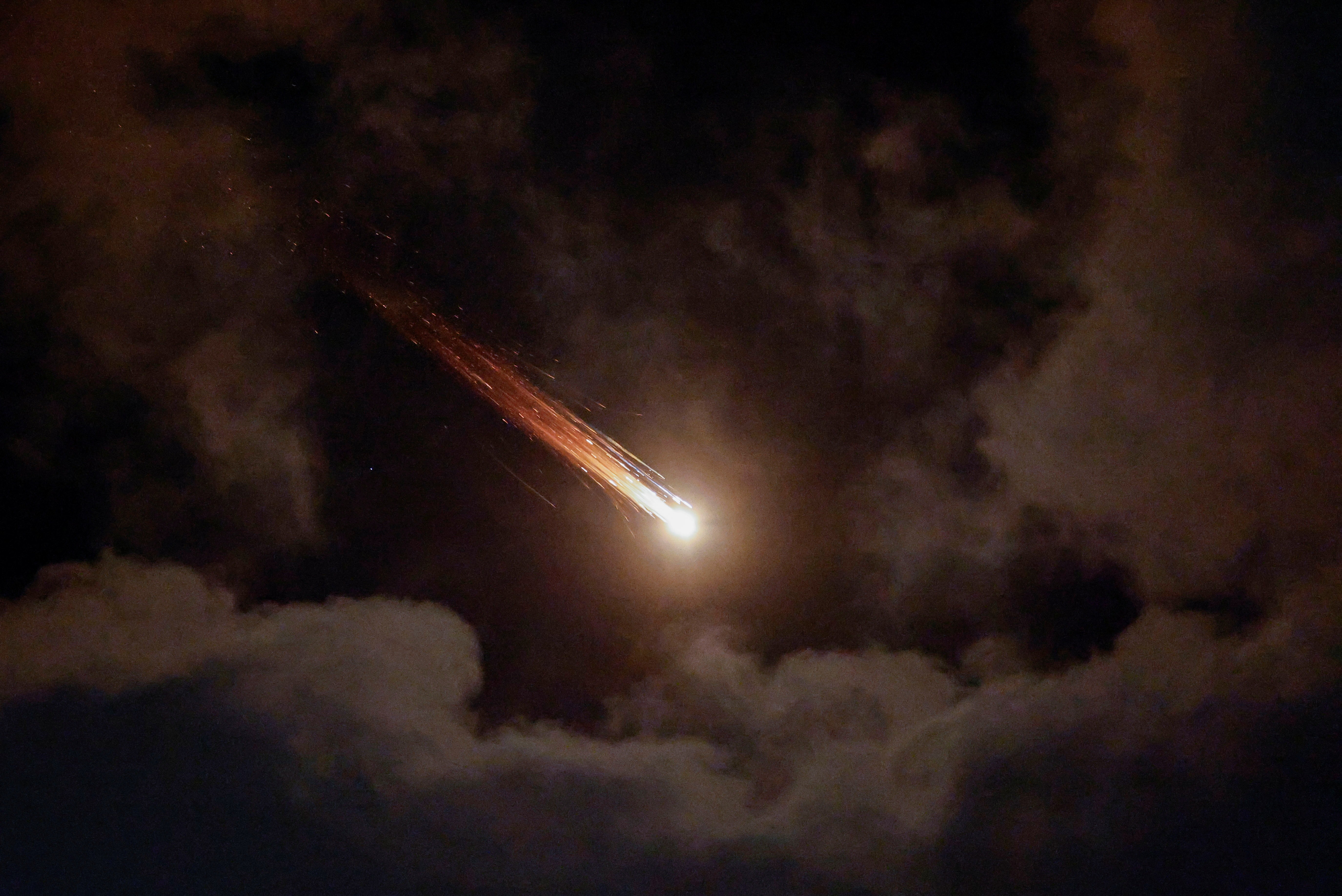 Países do Golfo relatam nova onda de ataques do Irã