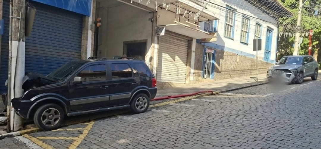 Homem sem habilitação provoca acidente em Valença