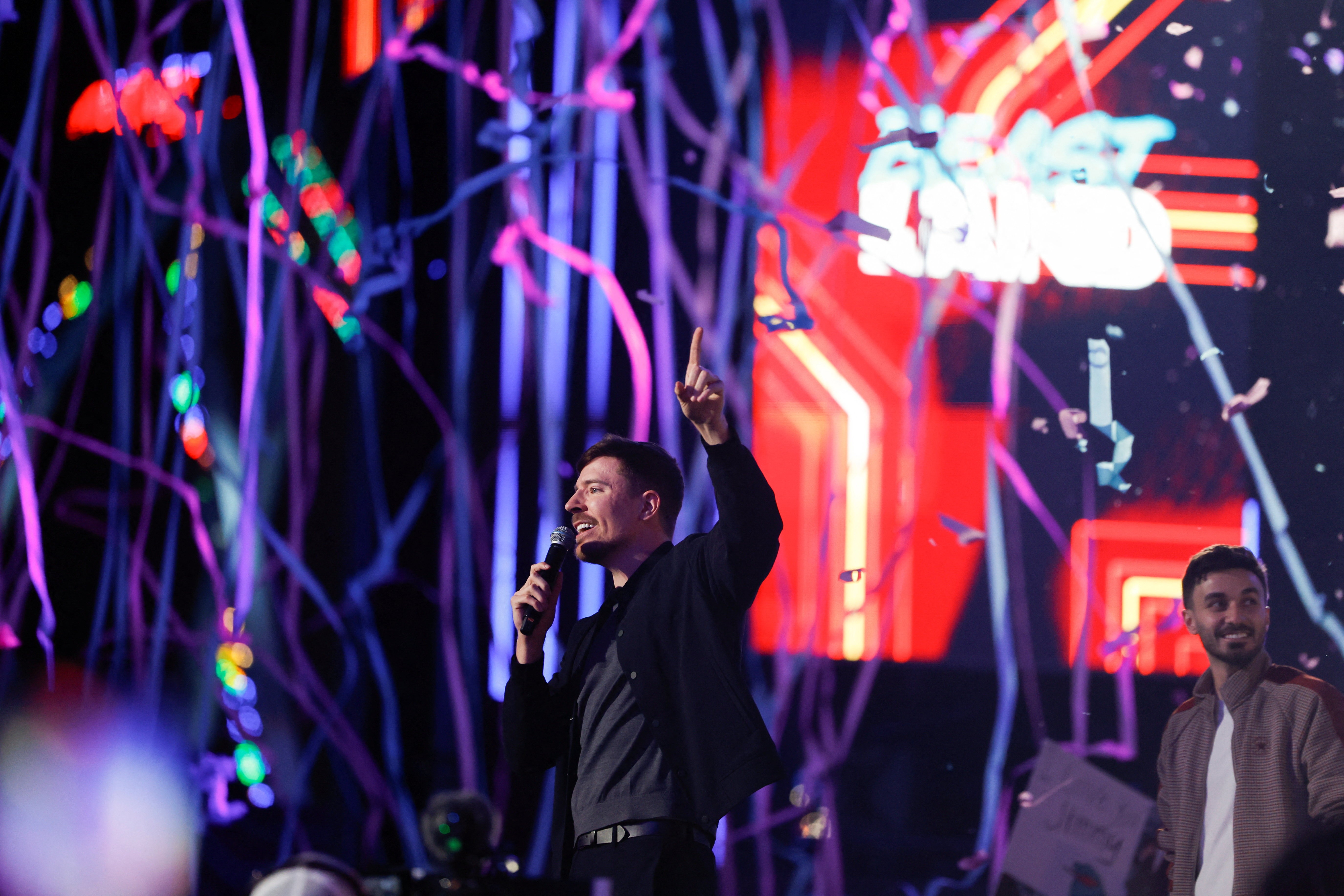 MrBeast lança parque na Arábia Saudita para visitante se sentir dentro de s...