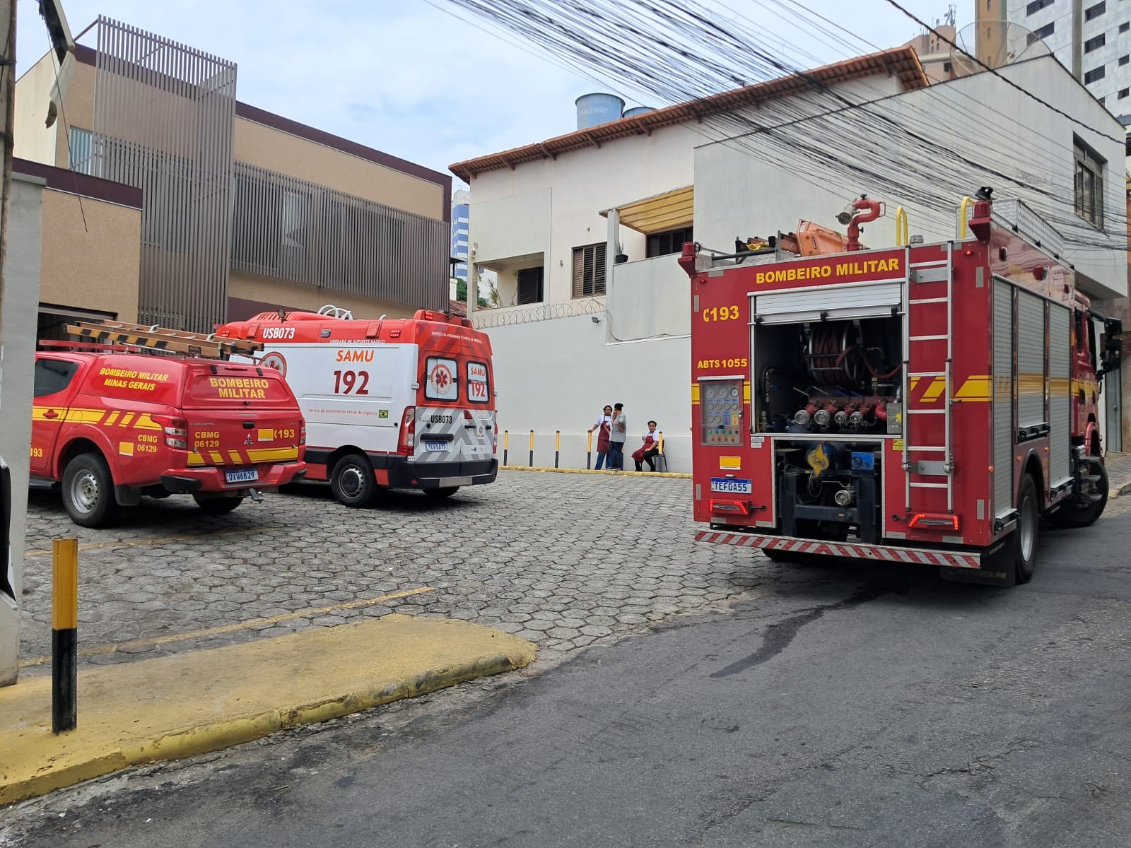 Incêndio em padaria deixa funcionária ferida em Divinópolis