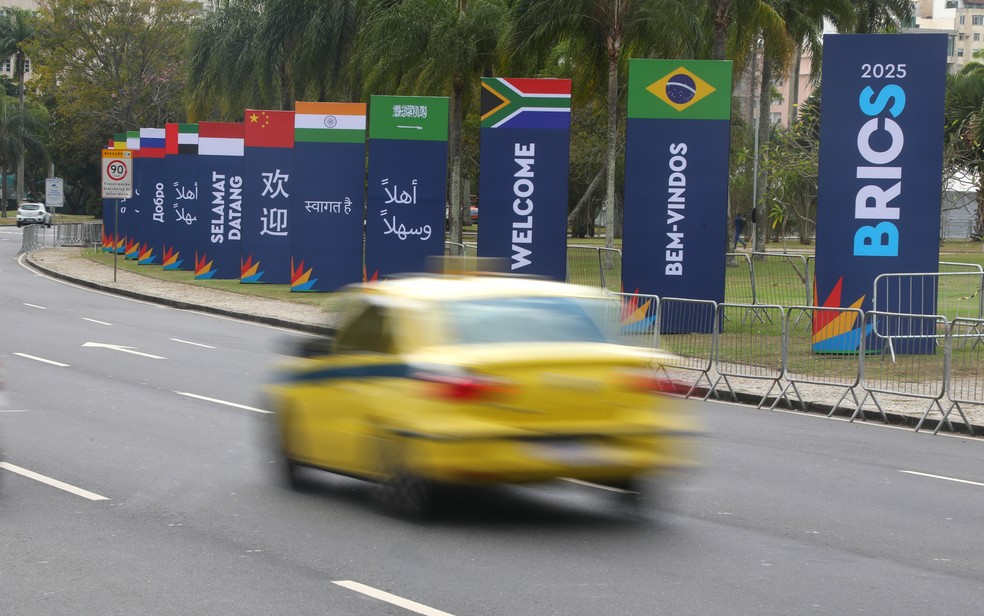 Rio 'decorado' para o Brics — Foto: Fábio Motta / Prefeitura do Rio