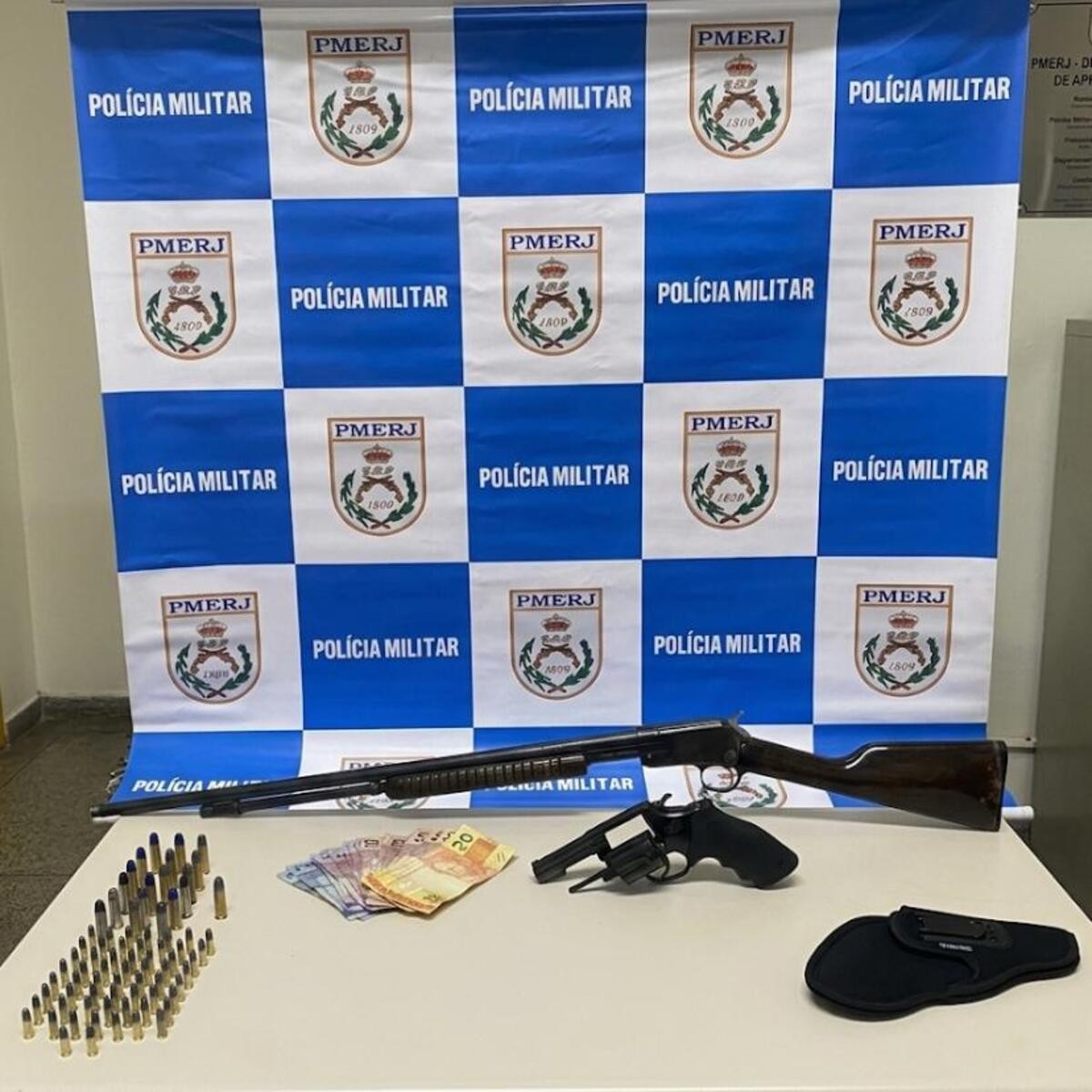 Dois homens são presos com armas e munições em Paty do Alferes