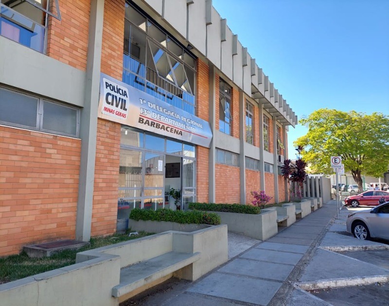 Filho é preso após matar mãe a facadas dentro de apartamento em Barbacena