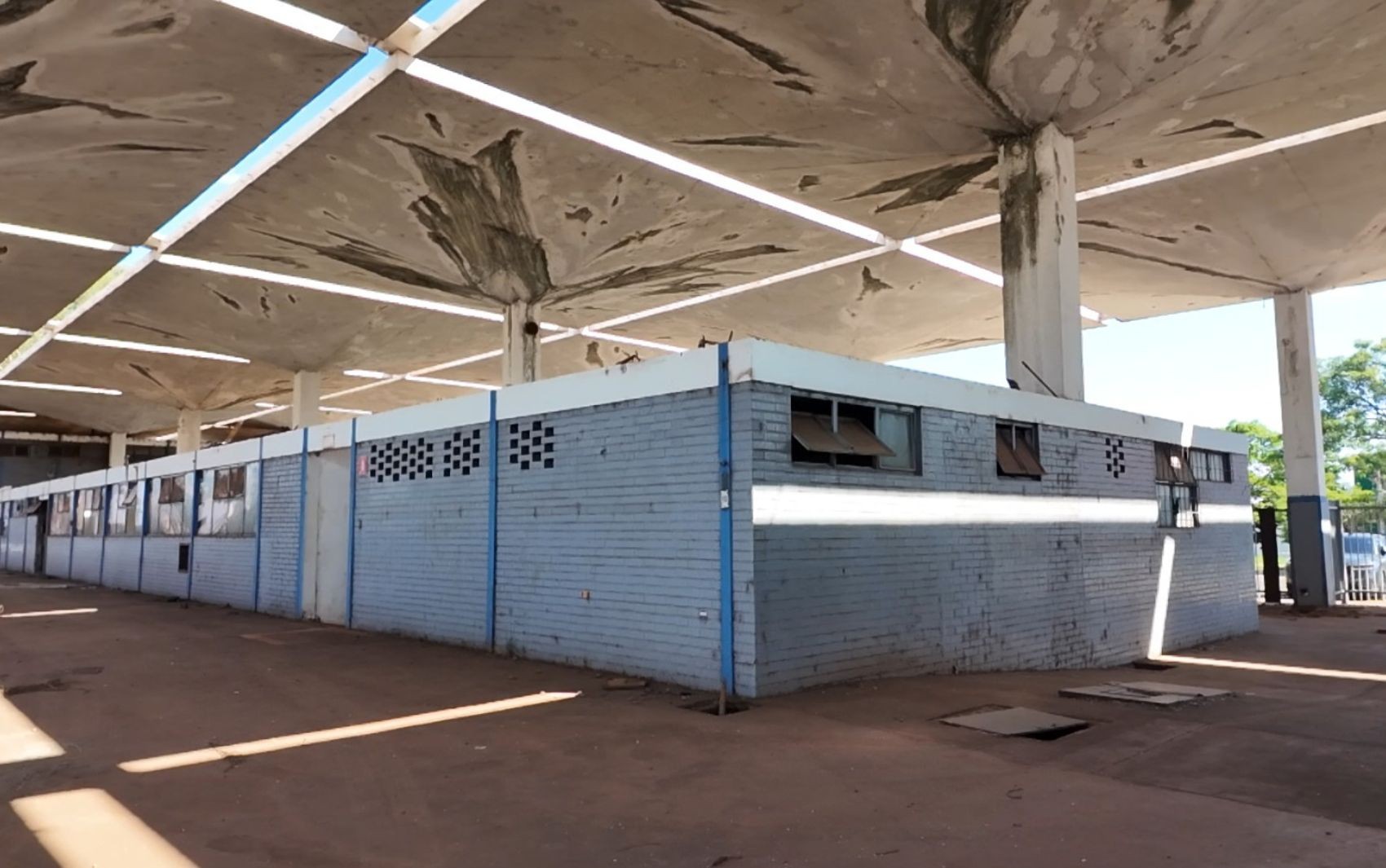 Vandalismo e deterioração afetam estação histórica de trem em Ribeirão Preto