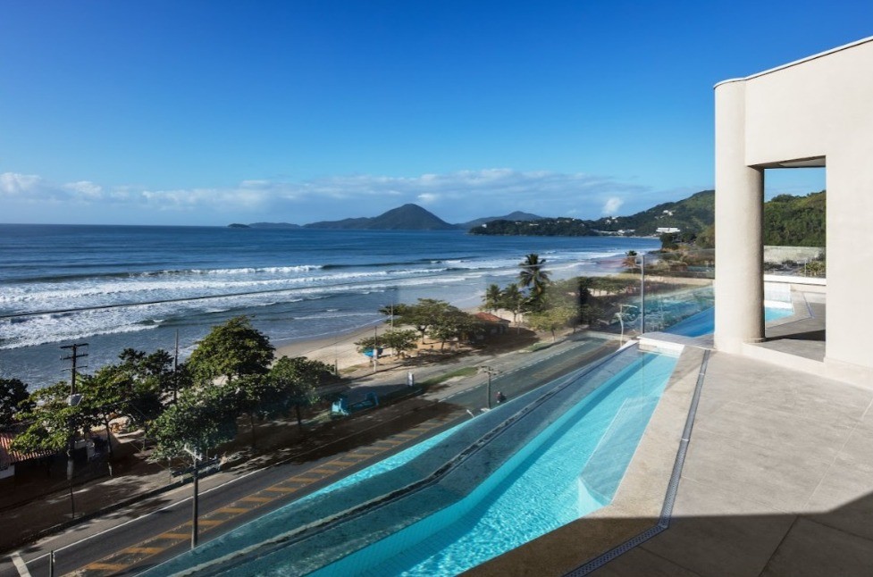 Bombou no g1: como truque em concreto viabilizou piscinas de luxo que viralizaram em sacadas de  Ubatuba 