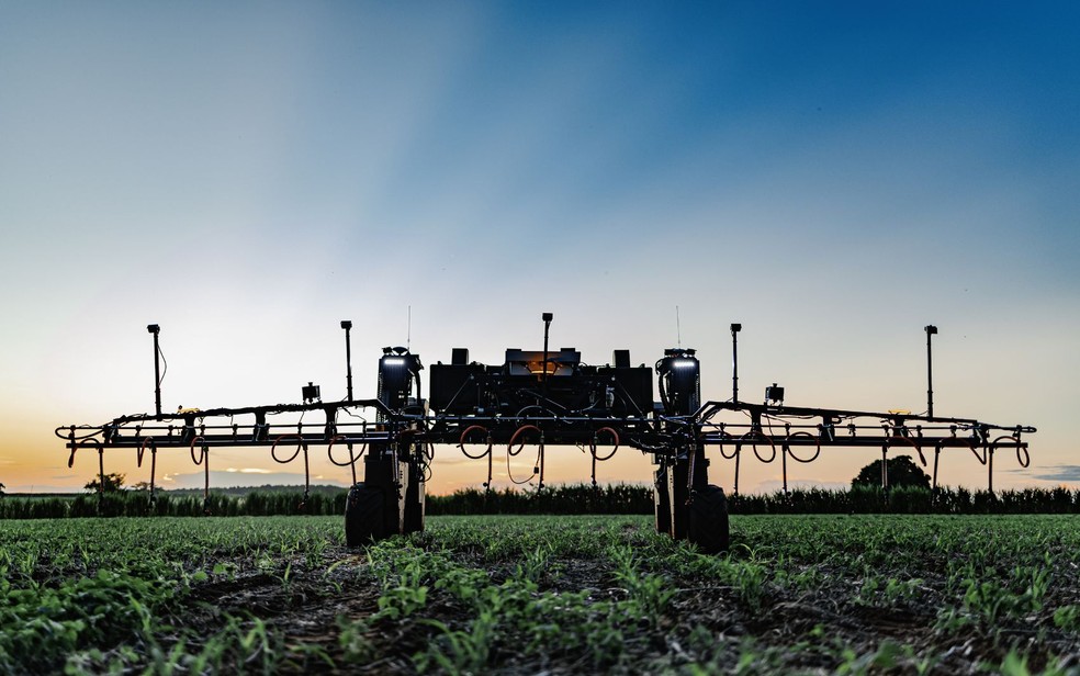 Robô que 'mora' no campo promete combater pragas e reduzir custos para o produtor rural — Foto: Divulgação/Solinftec