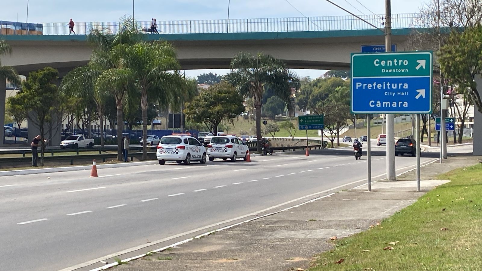 Motociclista morre após cair na Avenida Fundo do Vale, em São José dos Campos