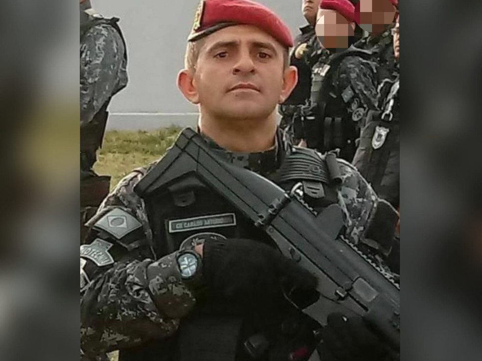 3º sargento Antônio Carlos, da Polícia Militar, foi morto a tiros a caminho do quartel em Fortaleza. — Foto: Arquivo pessoal