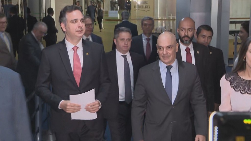 Presidente do Senado, Rodrigo Pacheco (PSD-MG), e ministro do STF Alexandre de Moraes — Foto: TV Globo/Reprodução
