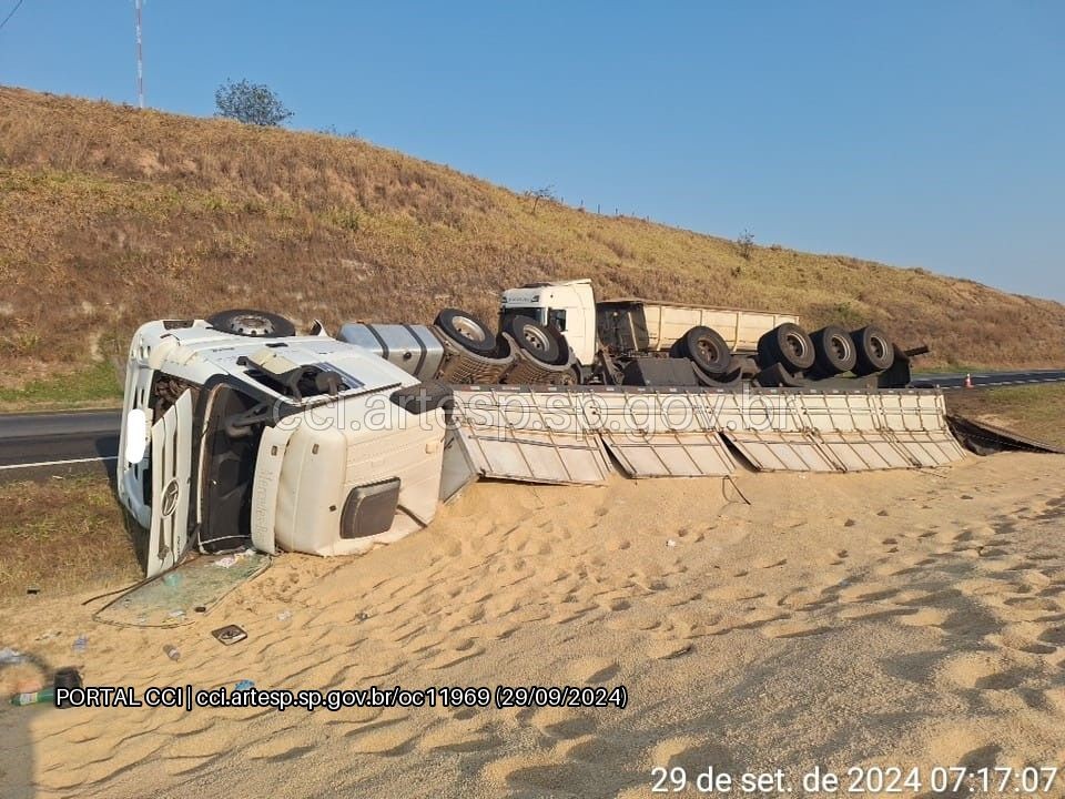 Acidente entre 7 veículos causa congestionamento na Rodovia Luiz de Queiroz em Santa Bárbara