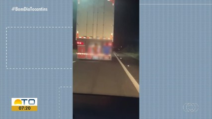 PRF faz campanha para coibir prática de 'pegar rabeira' em caminhões