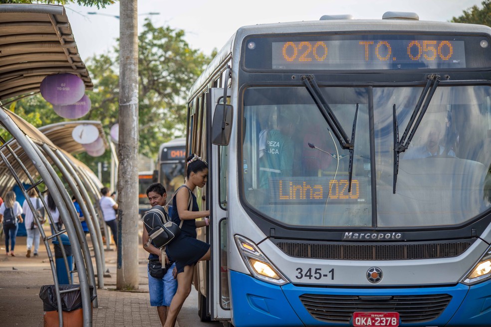 Passageiros reclamam da cobrança no feriado da Consciência Negra  — Foto: Luciana Pires/Secom Palmas/Divulgação