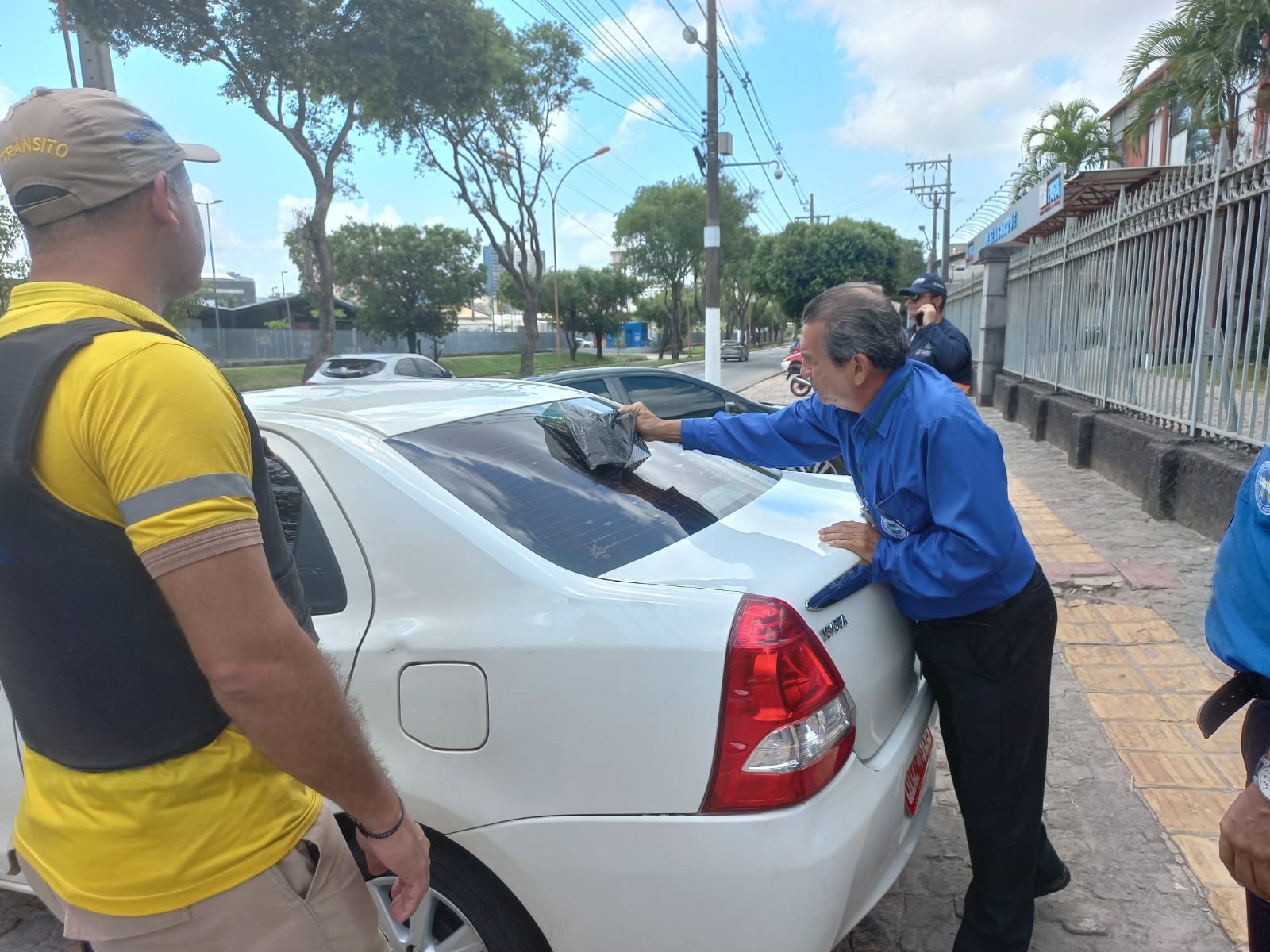 Carros de transporte por aplicativo podem ter propaganda eleitoral? TRE explica