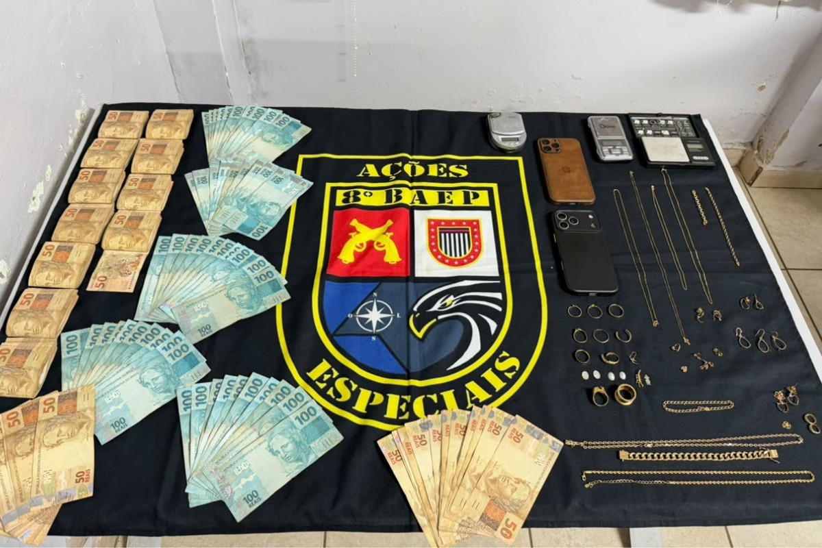 Dupla é presa com joias, dinheiro e outros materiais furtados avaliados em R$ 113 mil no interior de SP