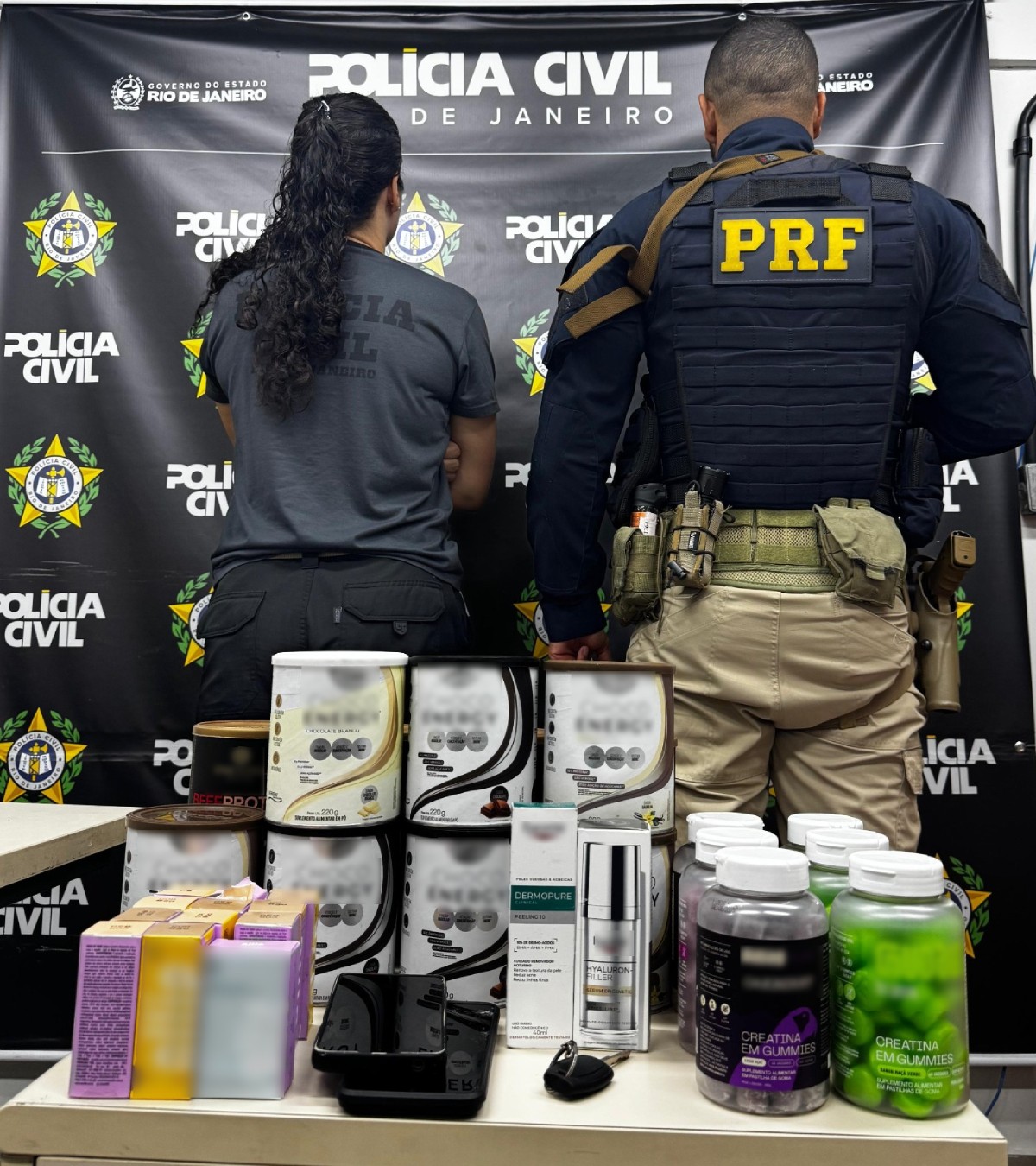 Dupla é detida com produtos furtados na Via Dutra, em Piraí