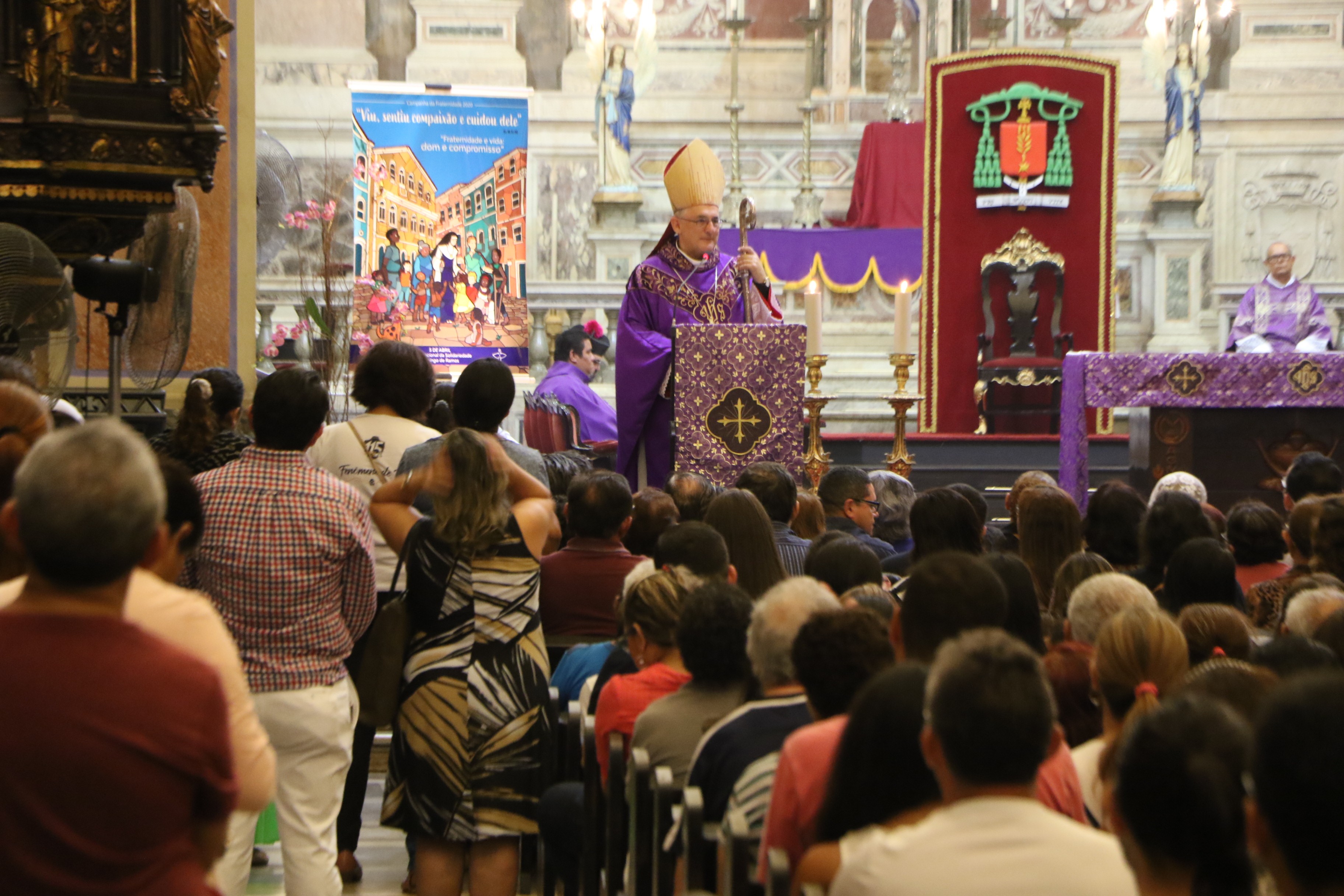Ver-o-Peso tem movimento intenso na Quarta-feira de Cinzas com início da Quaresma, em Belém