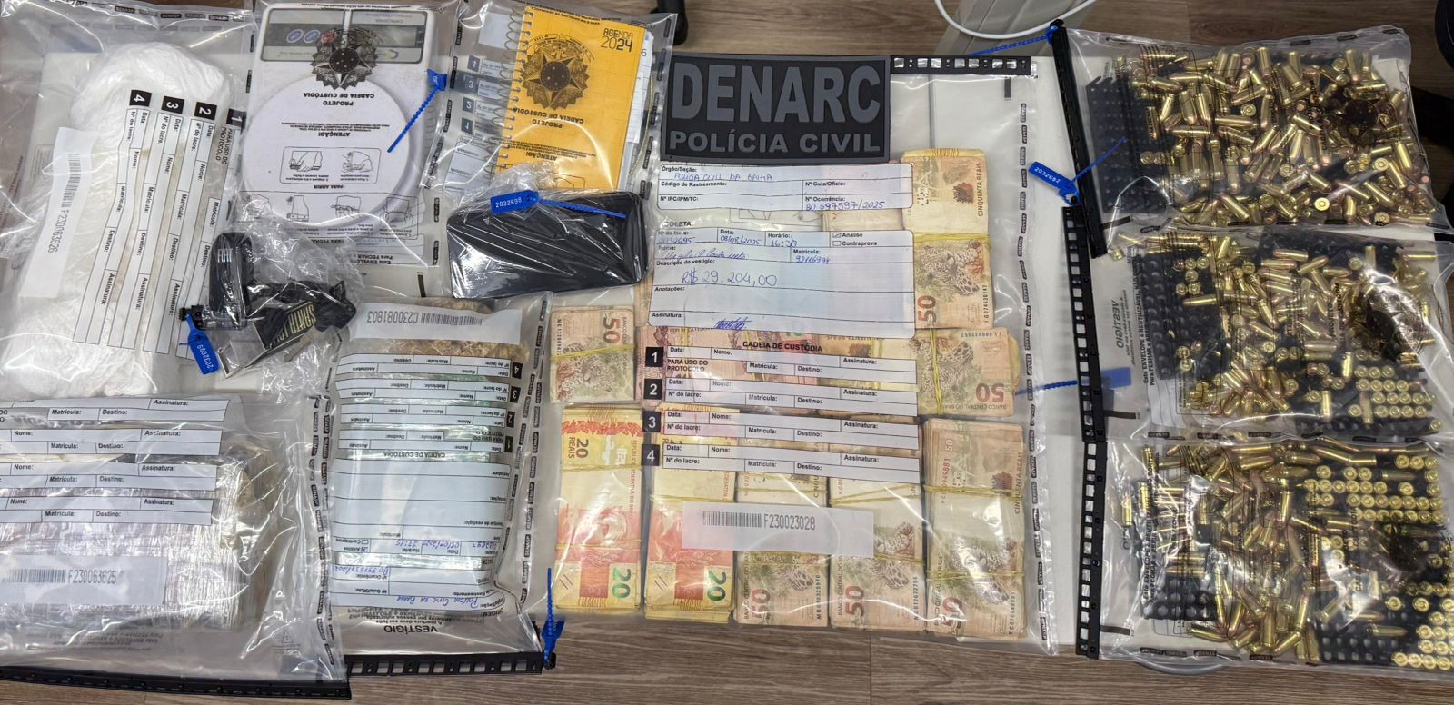 Mulher é presa suspeita de gerenciar esquema de tráfico de drogas em Feira de Santana