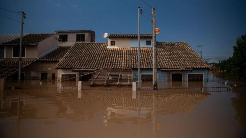 Sem hospital, escola ou quartel: a cidade que ficou completamente sob a água nas enchentes no Sul