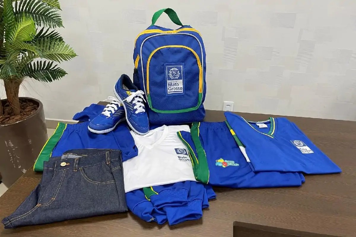 Kit de uniforme em escolas da rede pública de MT passa a ser obrigatório