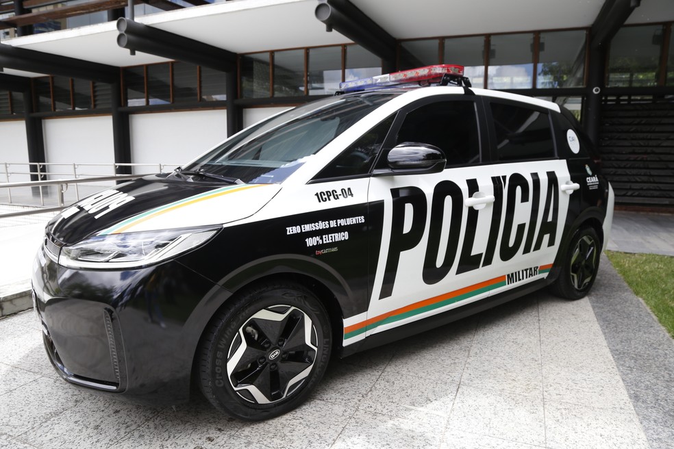 Ceará iniciou testes com carro de polícia elétrico. — Foto: Governo do Ceará/ Divulgação