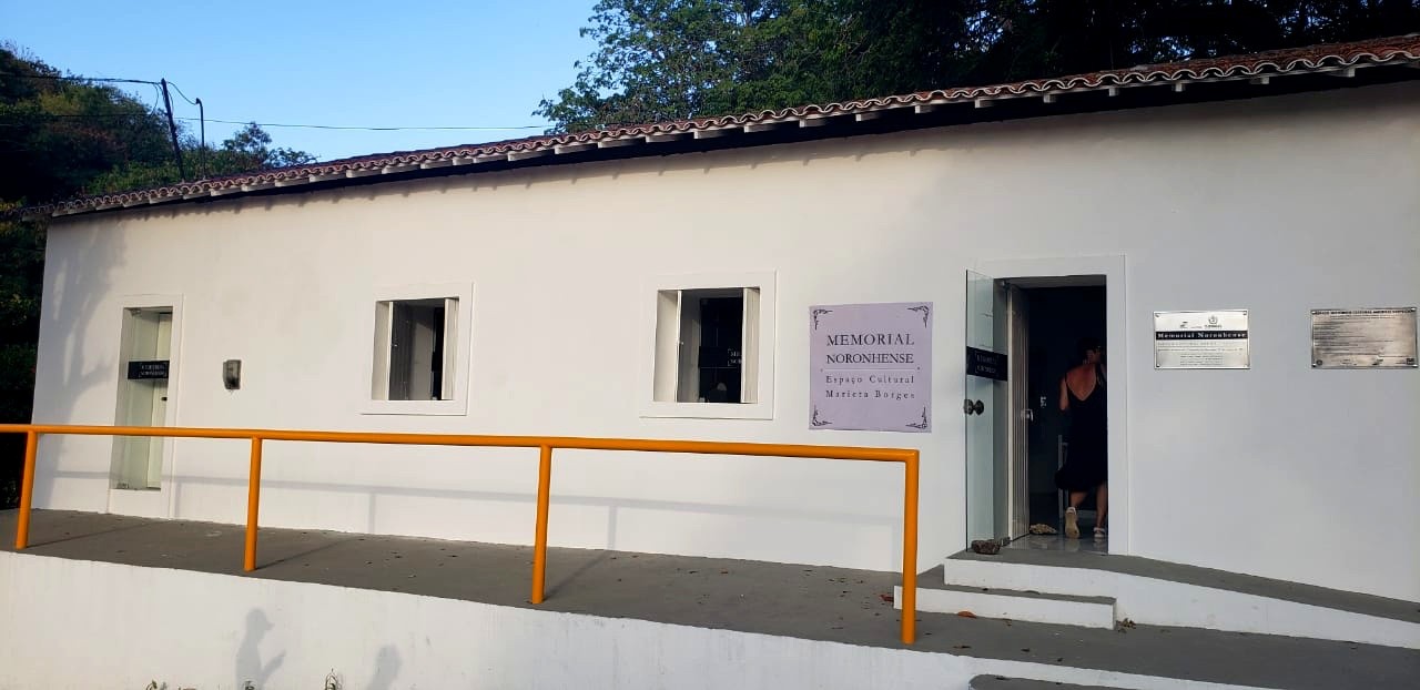 Fernando de Noronha abre inscrições para artistas da ilha que queiram expor no Memorial; saiba como se habilitar