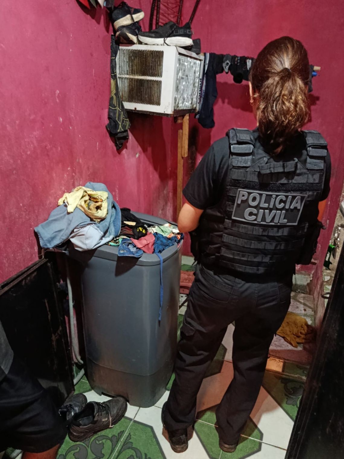 Avô é preso suspeito de estuprar e cortar cabelo da neta de seis anos como forma de tortura em Manaus