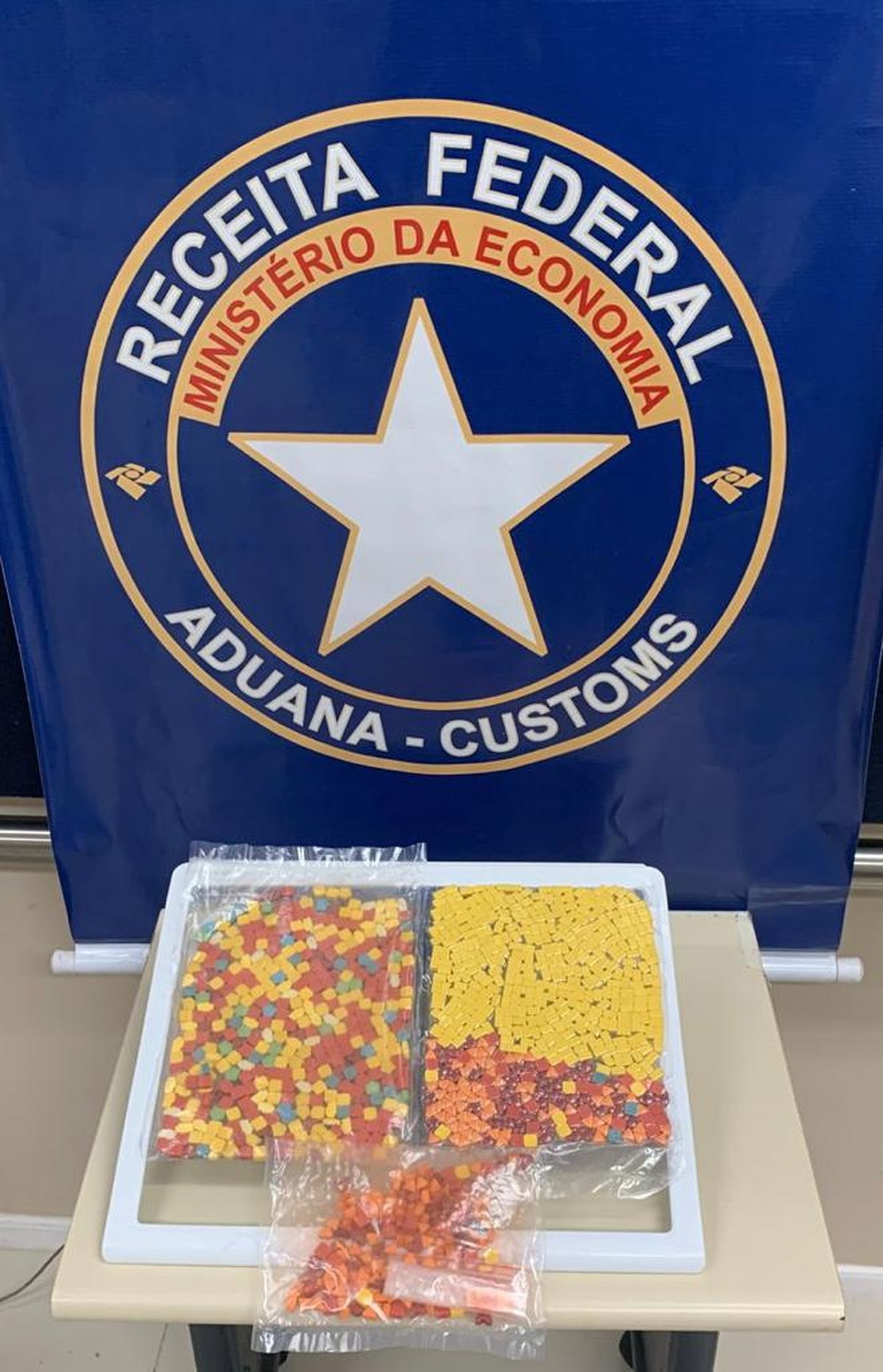 receita-federal-apreende-1-mil-comprimidos-de-ecstasy-em-transportadora