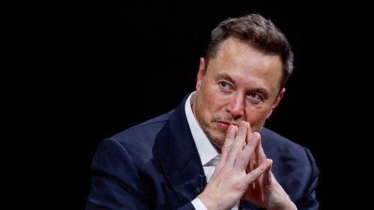 Defensoria quer que X, de Musk, pague R$ 1 bilhão por danos ao país - Foto: (REUTERS/Gonzalo Fuentes/File Photo)