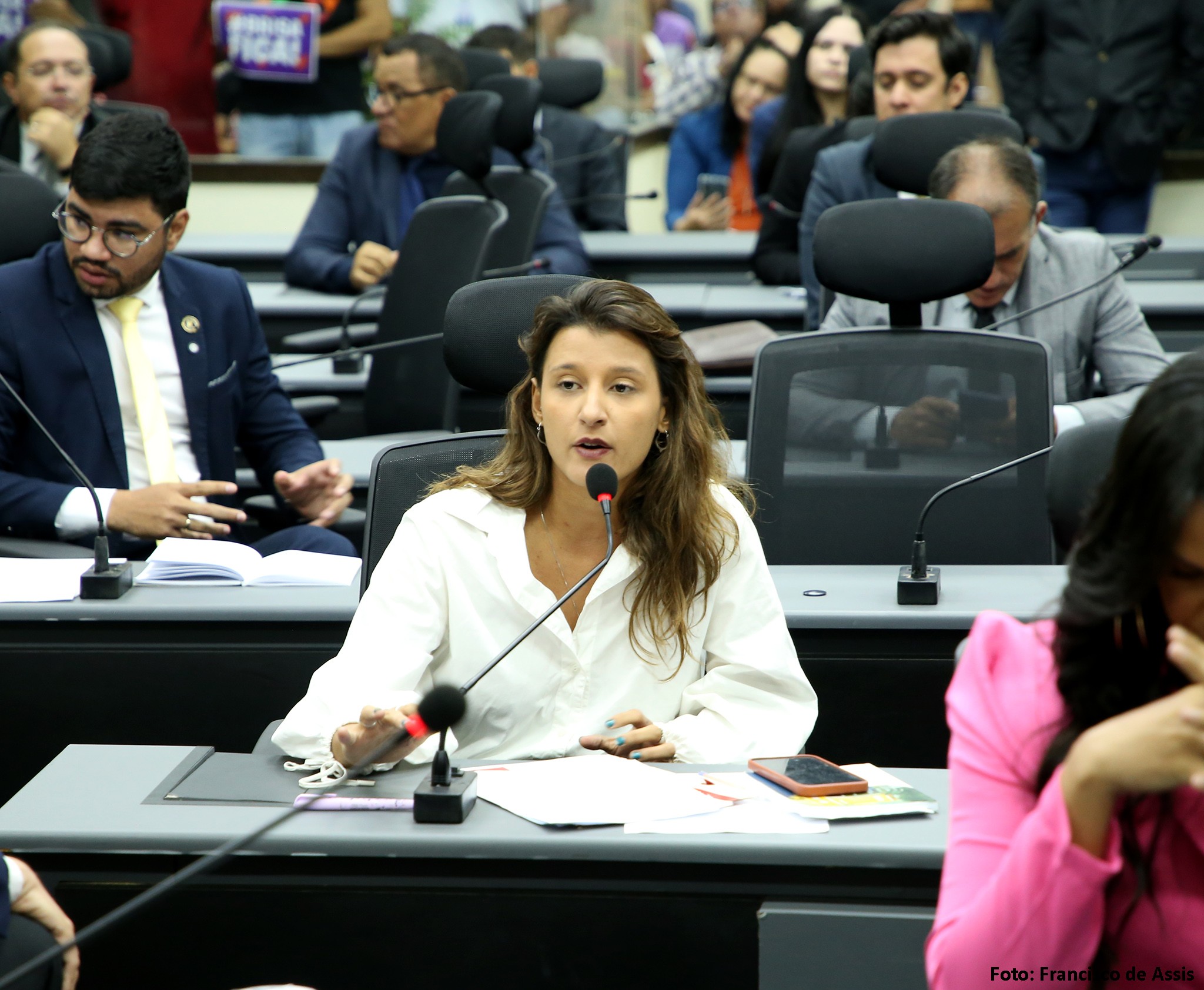 Câmara decide manter processo que pede cassação da vereadora Brisa Bracchi