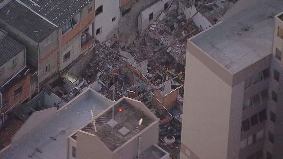 Imóveis destruídos após explosão na região do Jaguaré, na Zona Oeste de SP — Foto: Reprodução/TV Globo