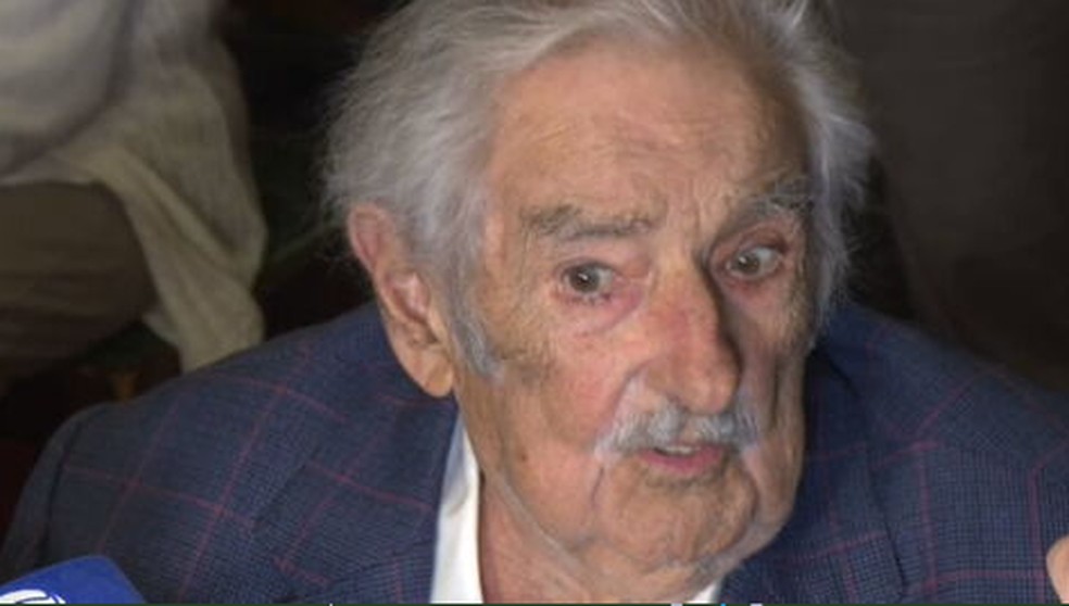 Pepe Mujica em entrevista neste sábado (1º) durante a posse do novo presidente uruguaio, Yamandú Orsi — Foto: TV Globo