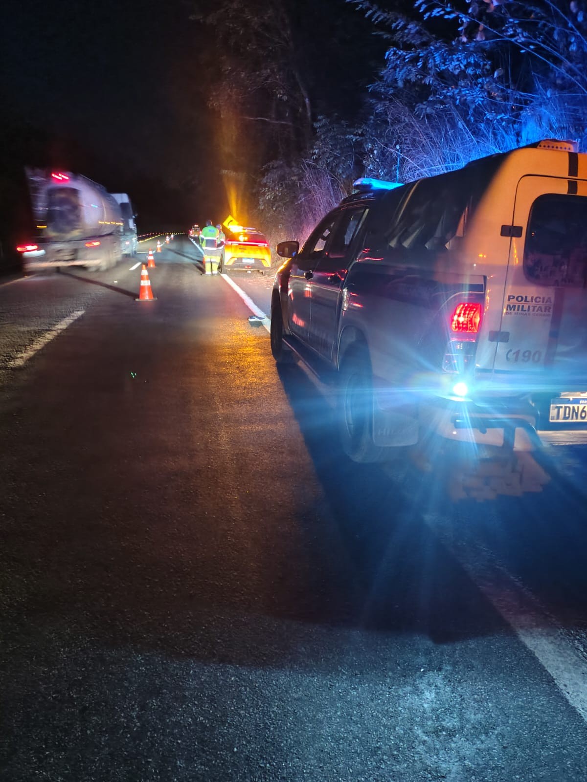 Homem é atropelado por carro e morre na MG-050, em Carmo do Cajuru