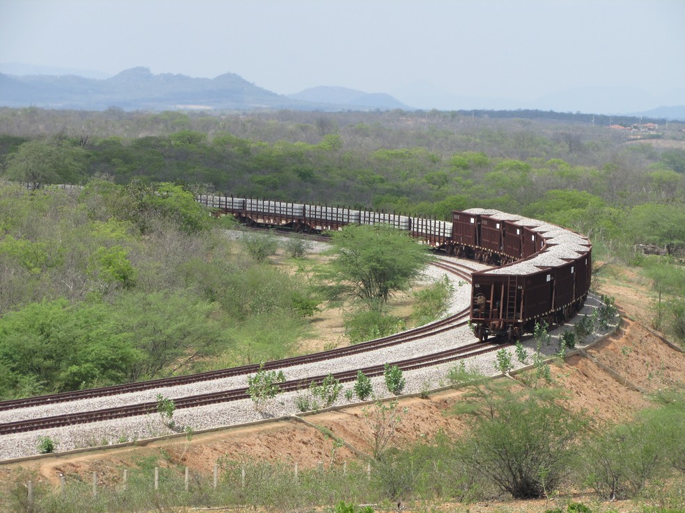 Rede ferroviária Transnordestina liga os estados do Ceará, Piauí e Pernambuco — Foto: Wagner Sarmento/TV Globo
