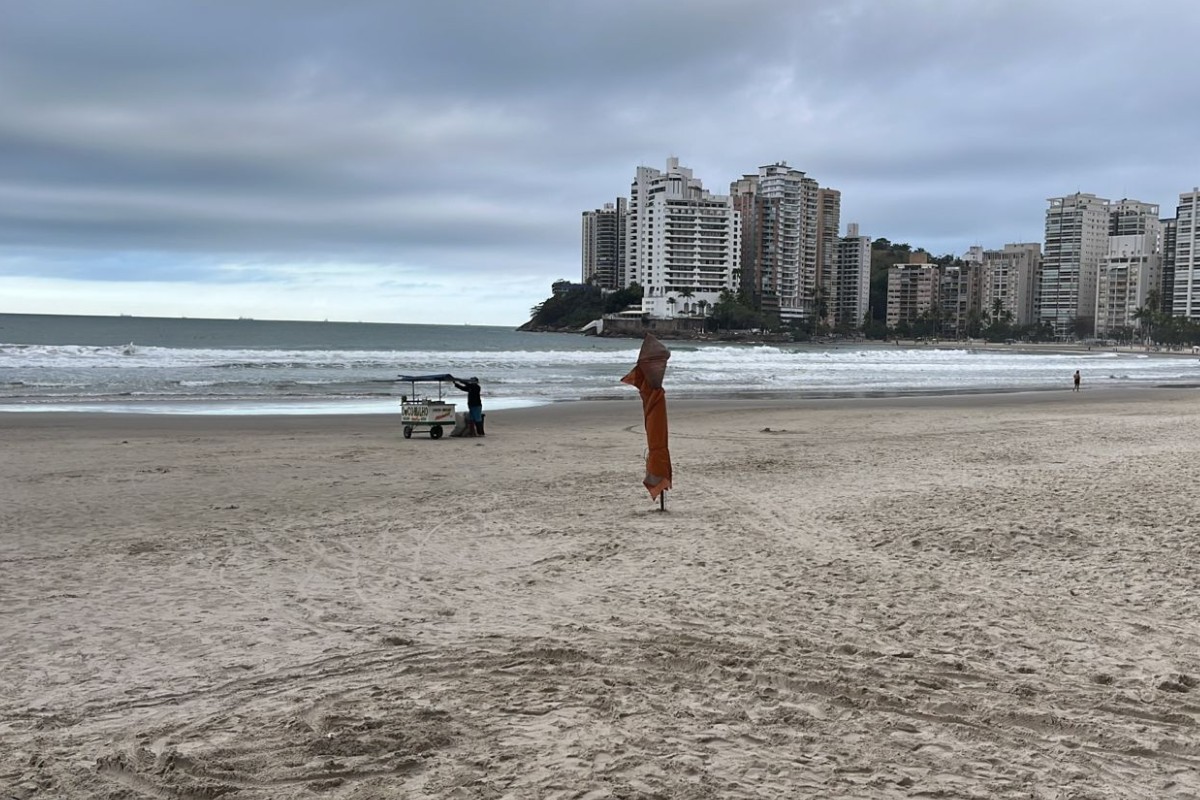 Turista é baleado durante tentativa de assalto em praia de Guarujá 