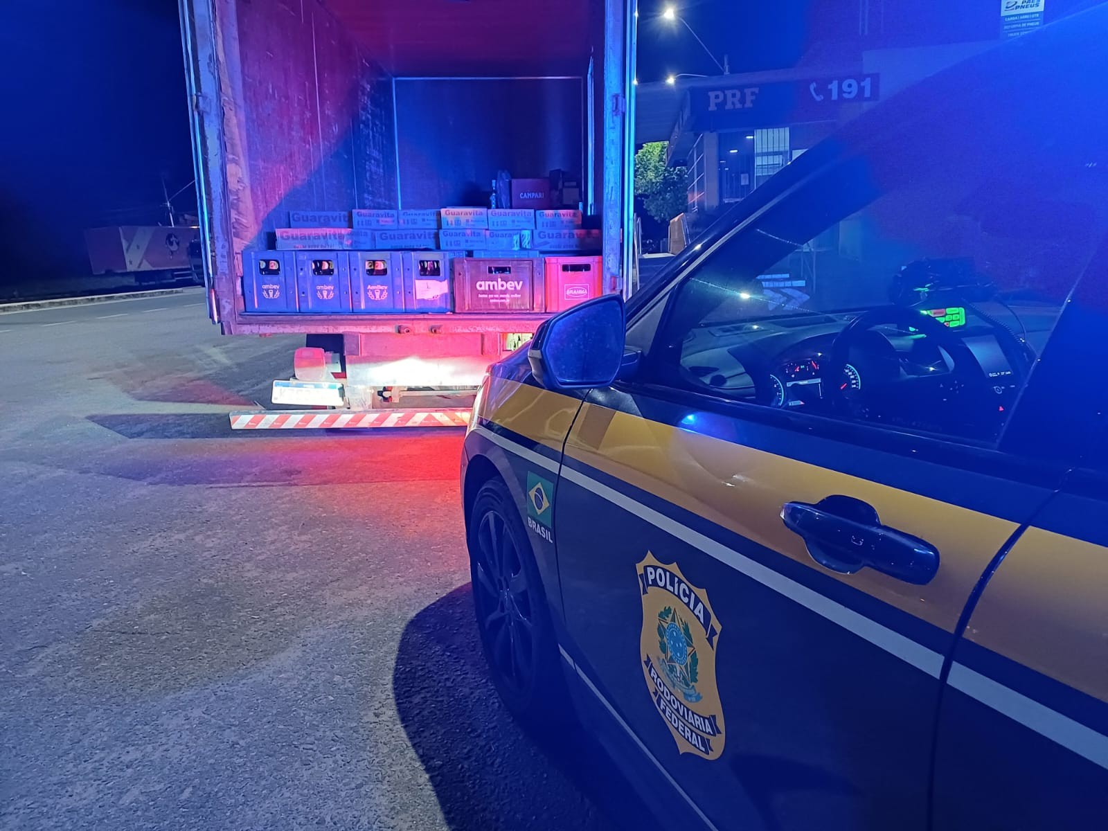 Carga de cerveja e destilados com suspeita de adulteração é apreendida na BR-356, em MG
