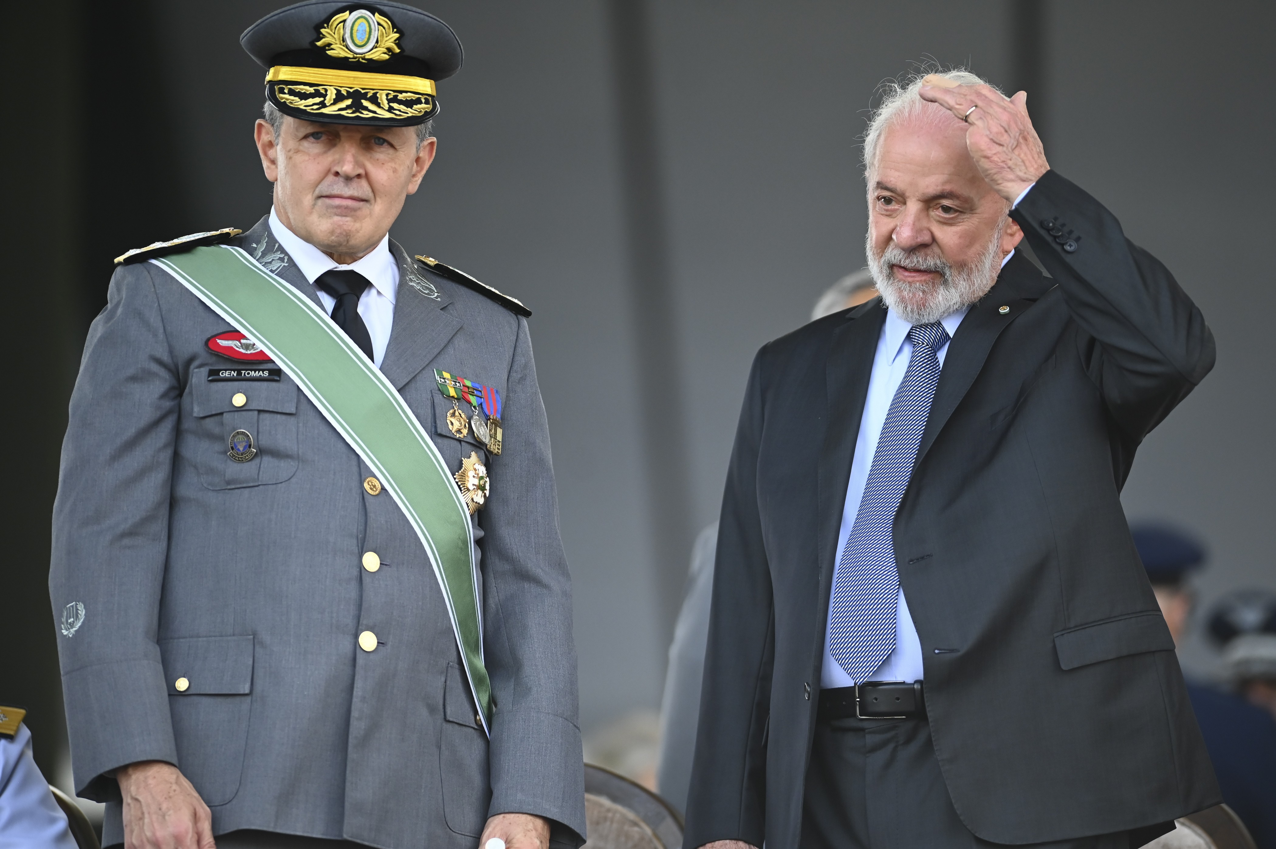Comandante do Exército defende investimentos em defesa e diz que imparcialidade e profissionalismo devem nortear ações de militares | Política
