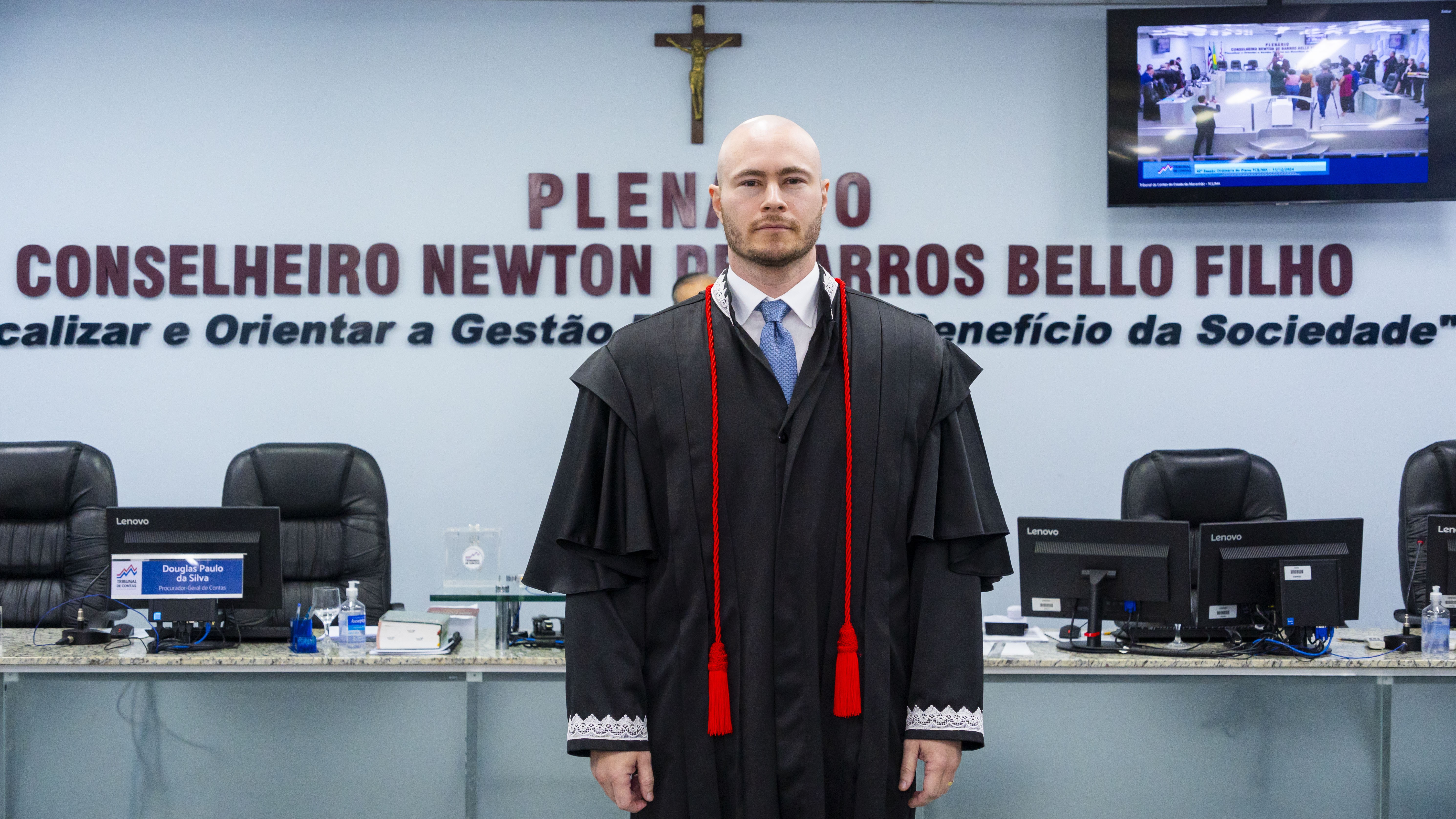 Flávio Dino afasta presidente do TCE-MA envolvido em assassinato