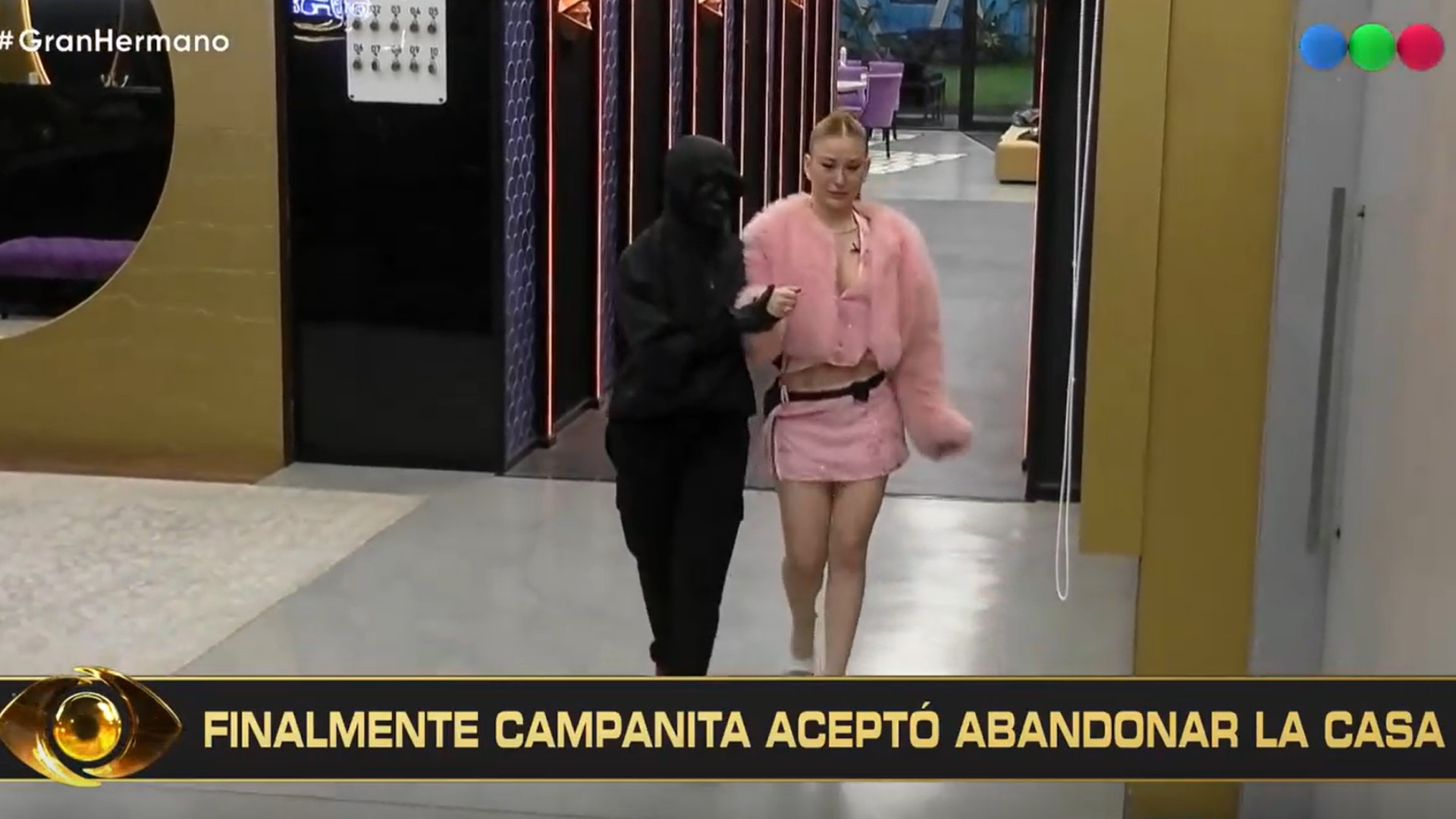 Brasileira é expulsa do Big Brother da Argentina, se recusa a sair e é retirada pela produção; ASSISTA