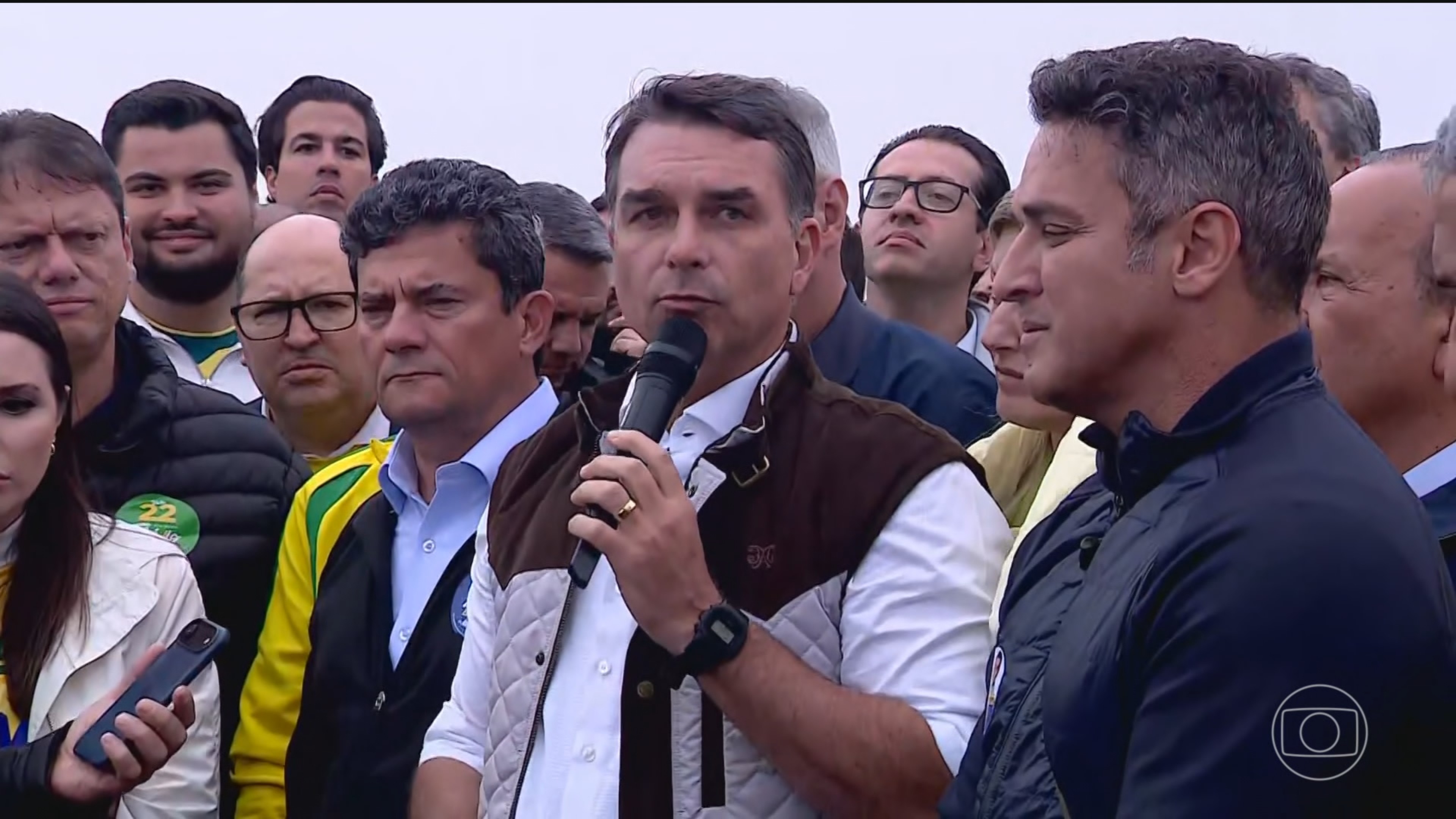 Flávio Bolsonaro, candidato à Presidência pelo PL, defende investimentos em ferrovias e em obras de contenção