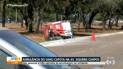 Veículo do SAMU tomba durante deslocamento para atender ocorrência
