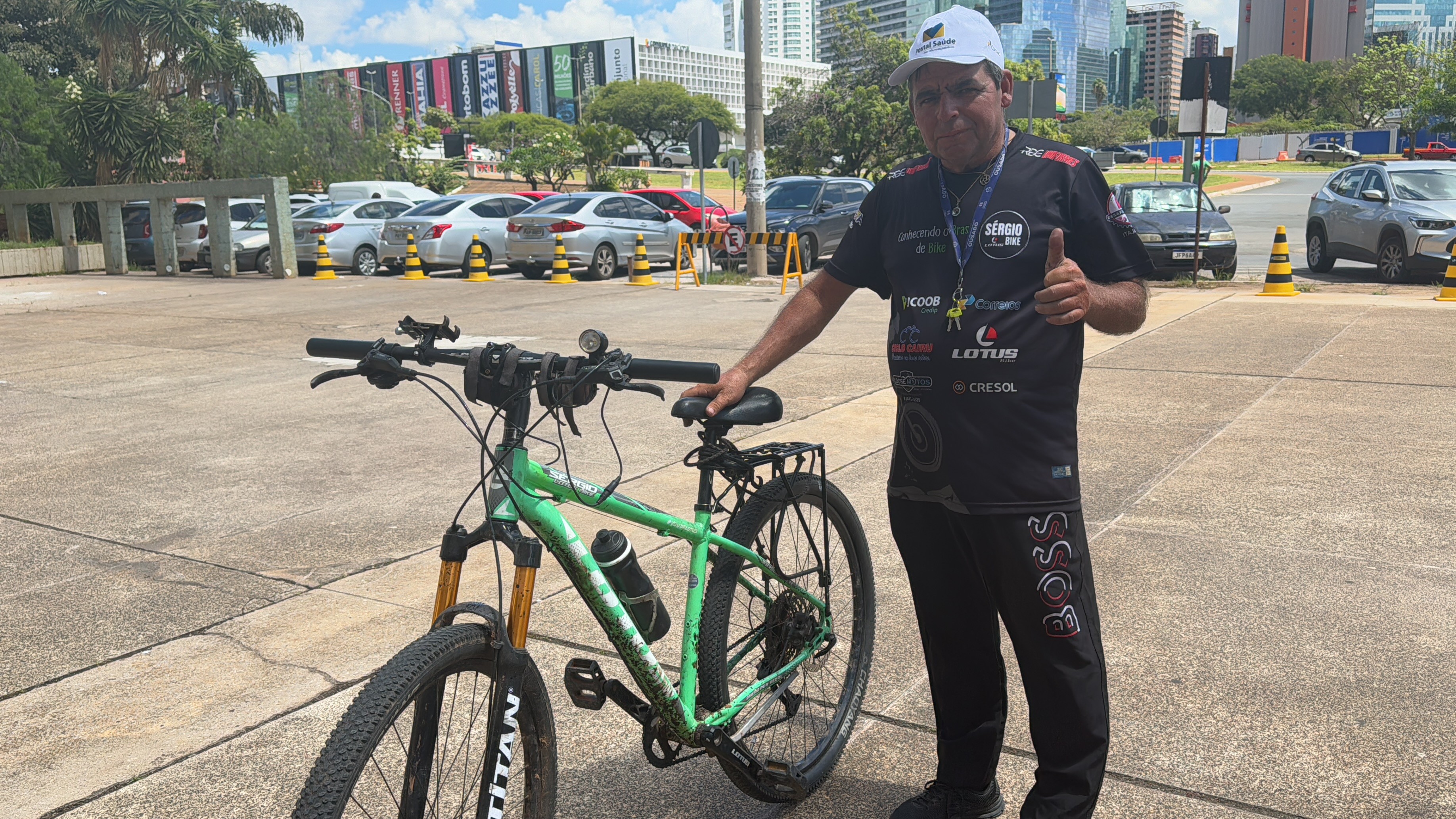 Carteiro de RO diz que pedalou distância equivalente a quase três voltas ao redor da Terra em menos de cinco anos