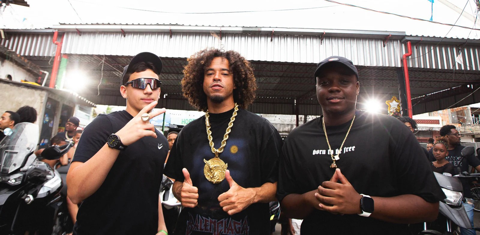 Nova voz do trap carioca, Dom7 canta com L7nnon e ZL a comunidade do Rio em que os três rappers foram criados